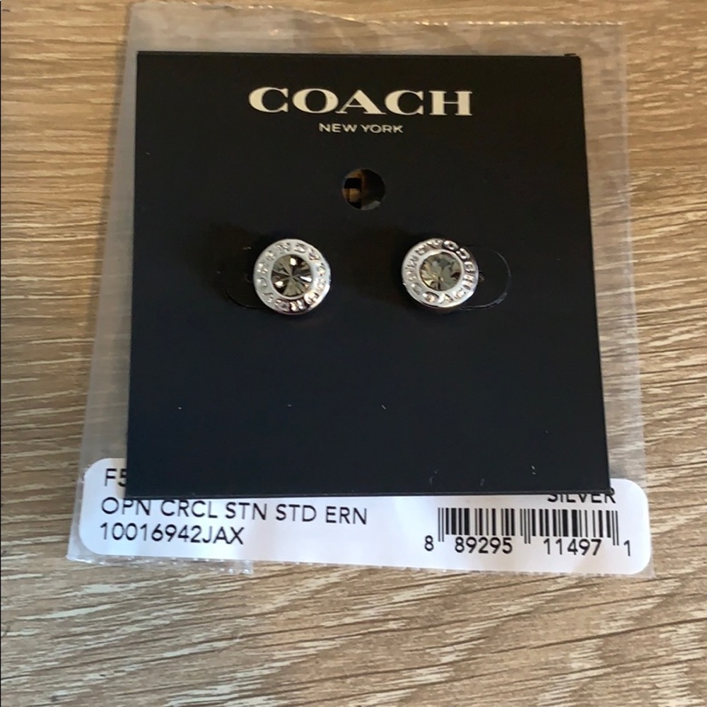 Coach open circle silver tone stud earrings New - Picture 3 of 3